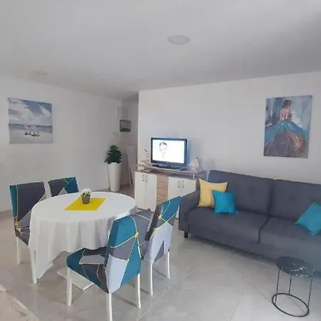 Mestral Appartamento Baška Voda